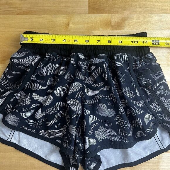 Lululemon Shorts Size 4 Tracker IV Mini Warp White Black 3.5" Inseam Drawstring - Picture 2 of 8